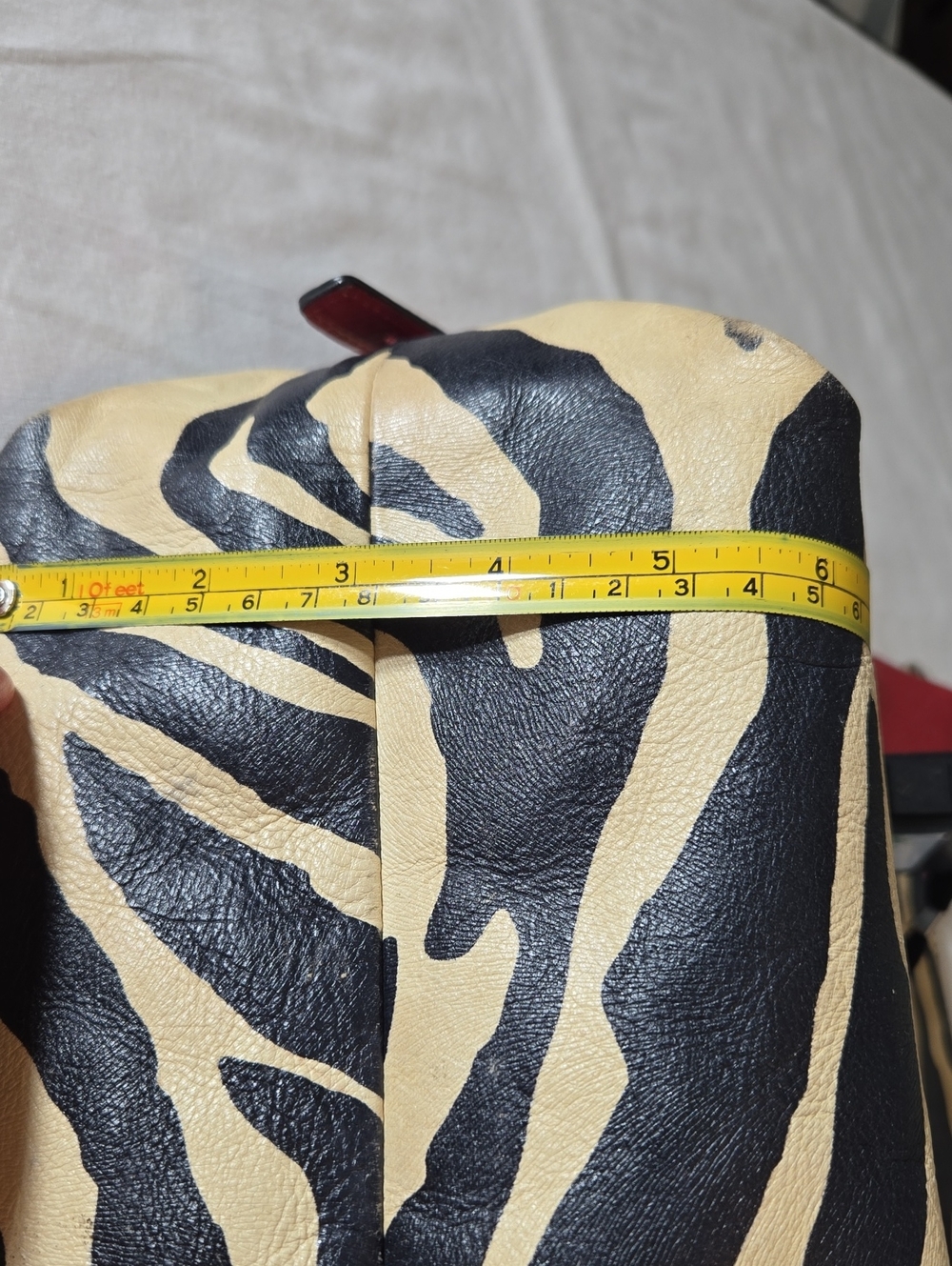 Huge Dooney & Bourke - Picture 9 of 16